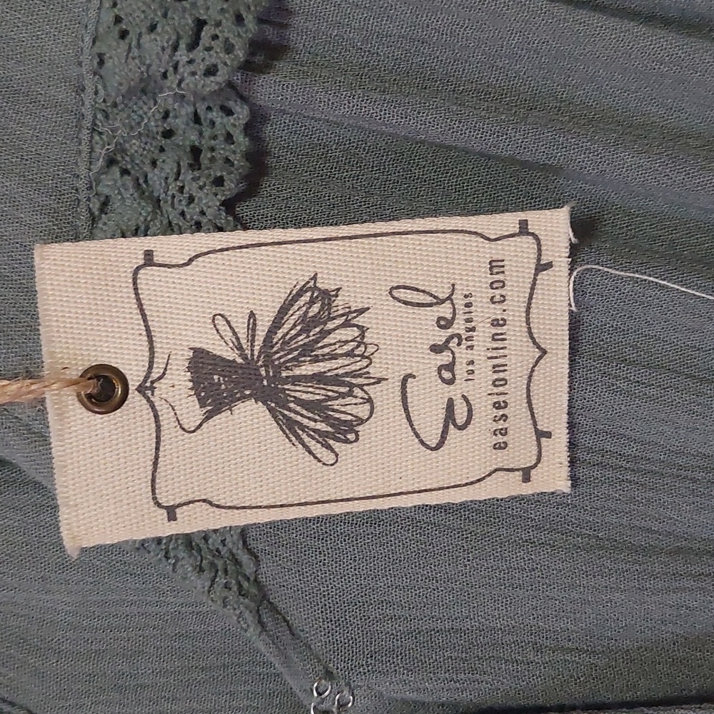 New Womans Boho Ruffle Romper Size Large - Picture 2 of 12